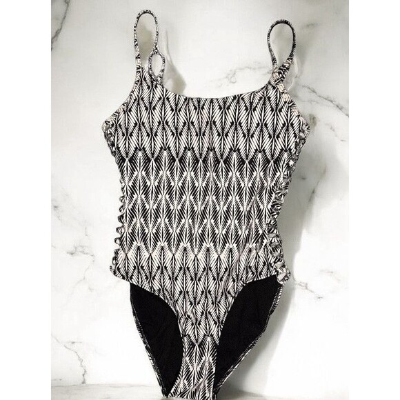 Sunsets One Piece Bathing Suit Swimsuit Black White Geometric Print Sz M - Picture 1 of 5